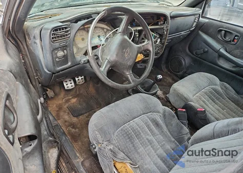 2001 Chevrolet S Truck S10 из США, поврежденный, VIN 1GCDT19W41K135350